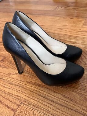 MaxMara Black Leather High Heel Pumps